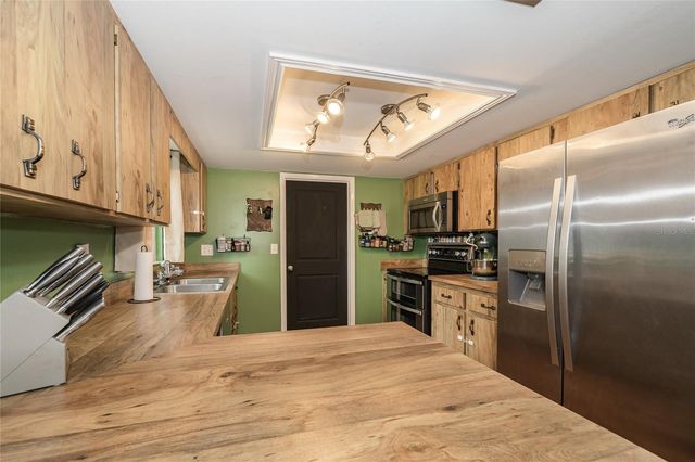 1404 REDBUD CIRCLE, Plant City, FL 33563