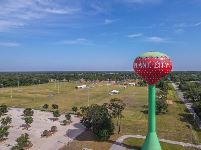1404 REDBUD CIRCLE, Plant City, FL 33563
