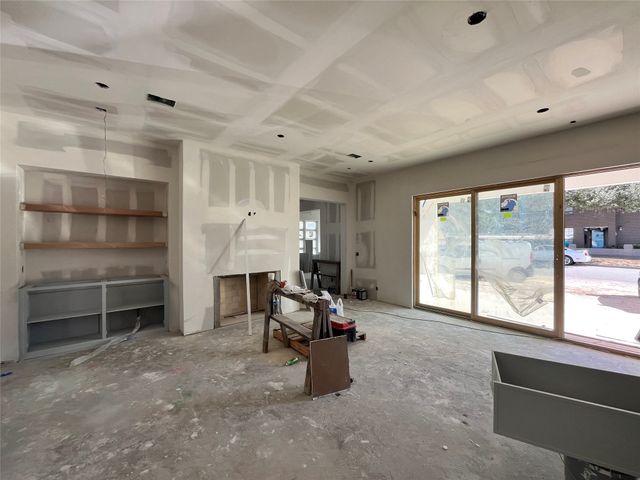 5501 Pershing Avenue, Fort Worth, TX 76107