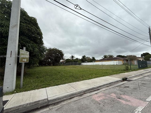 8 NW 8th St, Fort Lauderdale, FL 33311