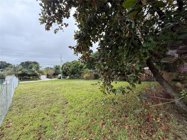 8 NW 8th St, Fort Lauderdale, FL 33311