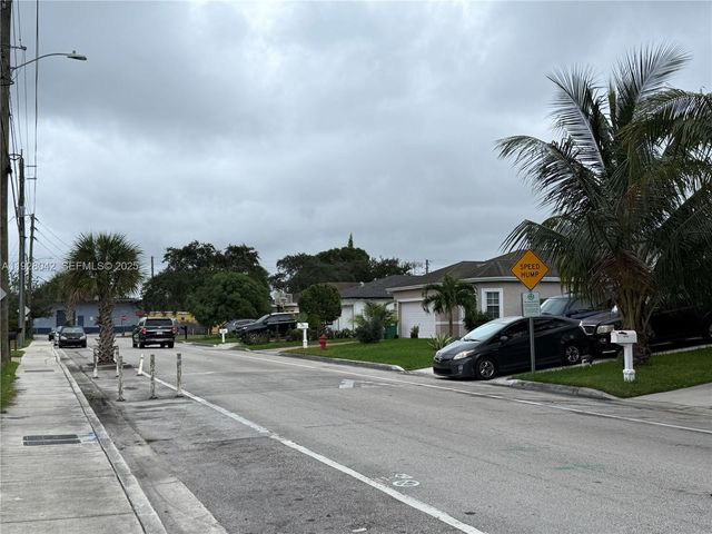 8 NW 8th St, Fort Lauderdale, FL 33311