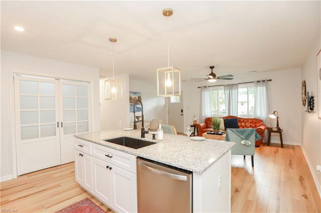 5 Kingslee LN, Hampton, VA 23669