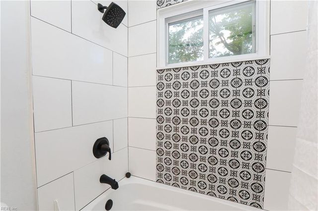 5 Kingslee LN, Hampton, VA 23669