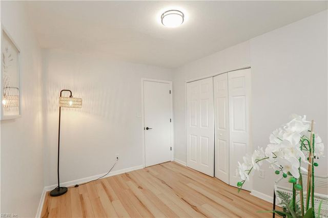 5 Kingslee LN, Hampton, VA 23669