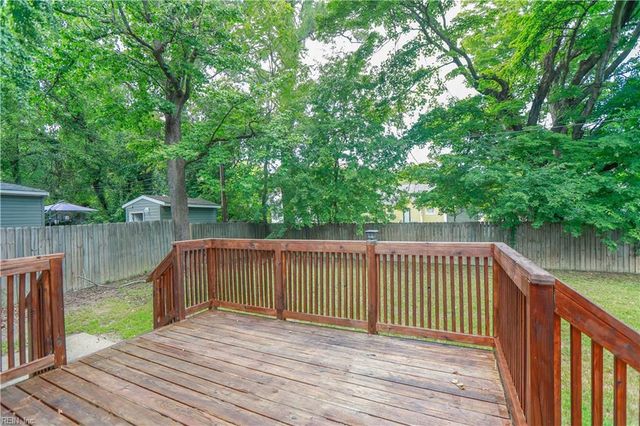 5 Kingslee LN, Hampton, VA 23669