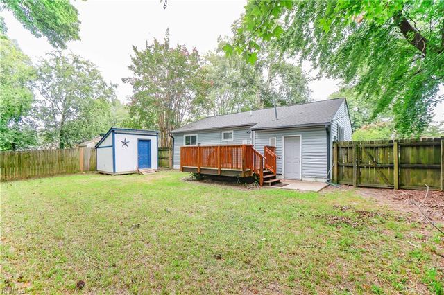 5 Kingslee LN, Hampton, VA 23669