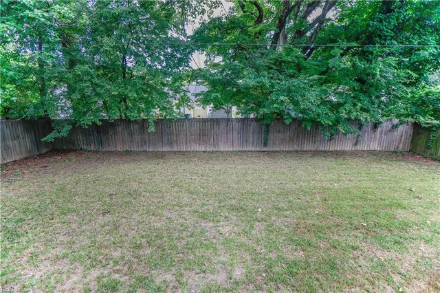 5 Kingslee LN, Hampton, VA 23669