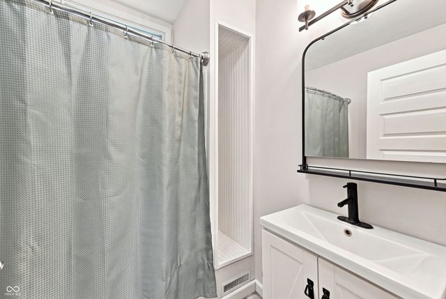 102 W Ulen Drive, Lebanon, IN 46052