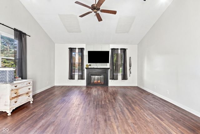 102 W Ulen Drive, Lebanon, IN 46052
