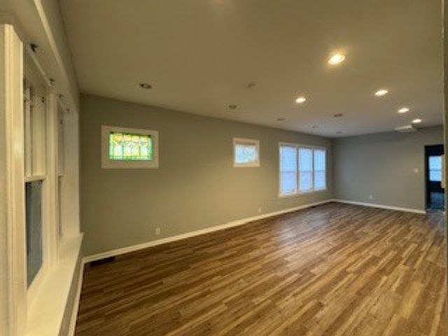 7736 S Champlain Avenue, Chicago, IL 60619