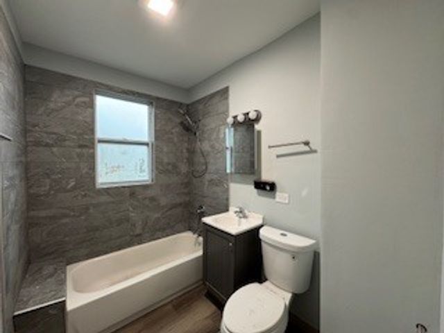 7736 S Champlain Avenue, Chicago, IL 60619