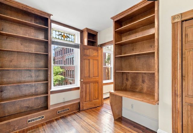 58 Myrtle St 2, Boston, MA 02114
