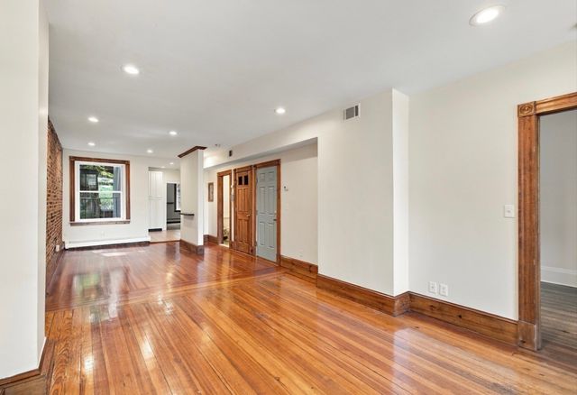 58 Myrtle St 2, Boston, MA 02114