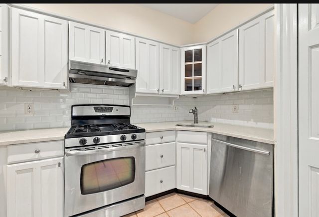 58 Myrtle St 2, Boston, MA 02114