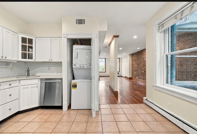 58 Myrtle St 2, Boston, MA 02114