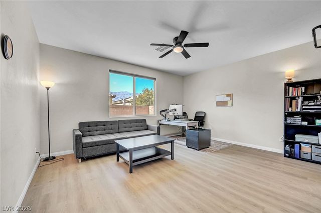 5560 Honey Creek Avenue, Las Vegas, NV 89131