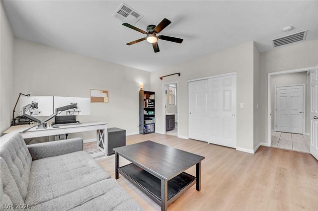 5560 Honey Creek Avenue, Las Vegas, NV 89131