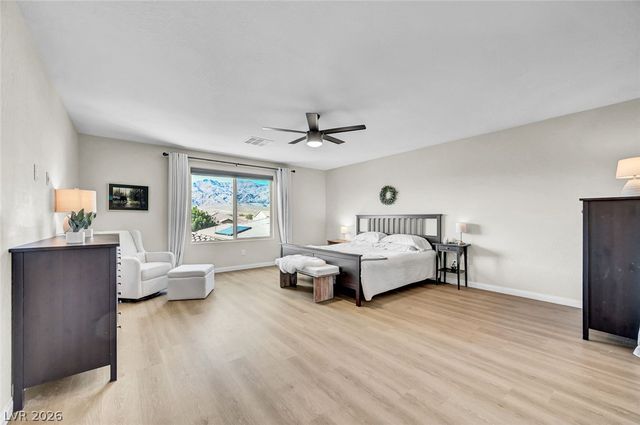 5560 Honey Creek Avenue, Las Vegas, NV 89131