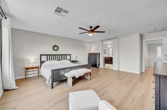 5560 Honey Creek Avenue, Las Vegas, NV 89131