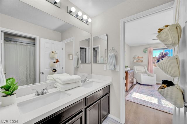 5560 Honey Creek Avenue, Las Vegas, NV 89131