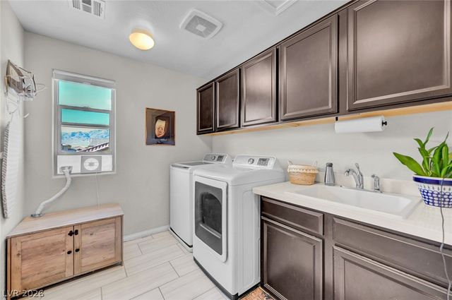 5560 Honey Creek Avenue, Las Vegas, NV 89131