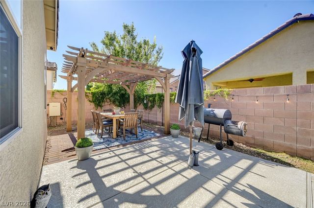 5560 Honey Creek Avenue, Las Vegas, NV 89131