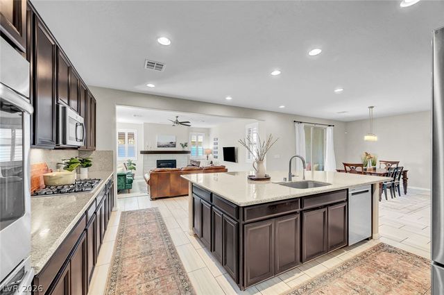 5560 Honey Creek Avenue, Las Vegas, NV 89131