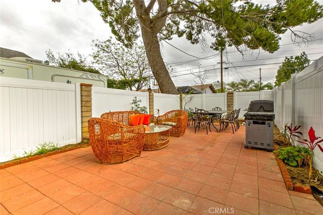 15115 Covello Street 2, Van Nuys, CA 91405