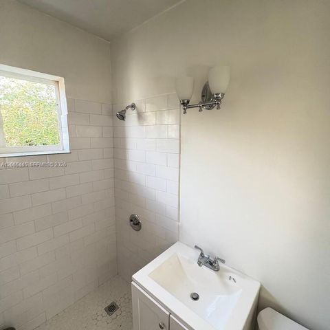 1000 Biarritz Drive 3, Miami Beach, FL 33141