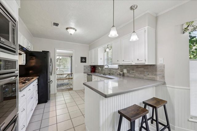 990 Chatwood Drive, Beaumont, TX 77706