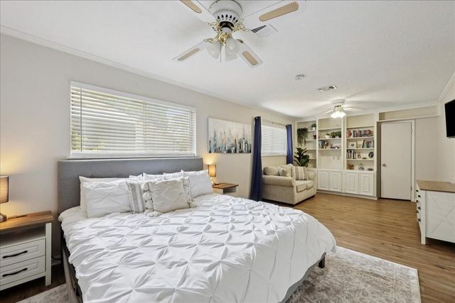 990 Chatwood Drive, Beaumont, TX 77706
