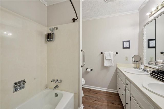 990 Chatwood Drive, Beaumont, TX 77706