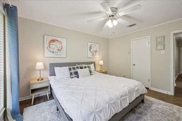 990 Chatwood Drive, Beaumont, TX 77706