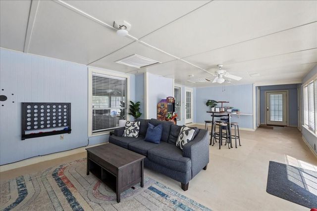 990 Chatwood Drive, Beaumont, TX 77706