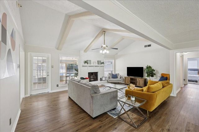 990 Chatwood Drive, Beaumont, TX 77706