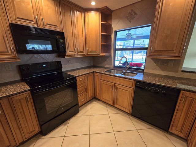 4836 79TH AVENUE PLAZA E, Sarasota, FL 34243