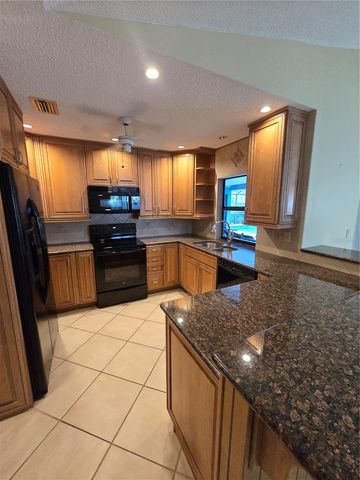 4836 79TH AVENUE PLAZA E, Sarasota, FL 34243