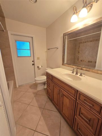 4836 79TH AVENUE PLAZA E, Sarasota, FL 34243