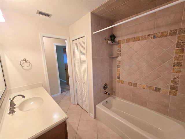 4836 79TH AVENUE PLAZA E, Sarasota, FL 34243