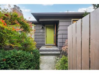 3286 Ne HOLMAN St, Portland, OR 97211
