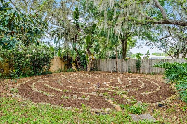 889 KENSINGTON GARDENS COURT, Oviedo, FL 32765
