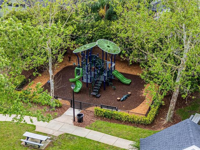 889 KENSINGTON GARDENS COURT, Oviedo, FL 32765