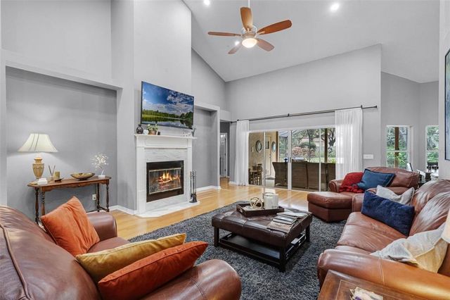 889 KENSINGTON GARDENS COURT, Oviedo, FL 32765