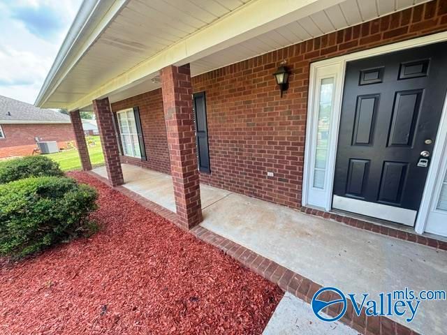 263 Shadow Court SW, Huntsville, AL 35824