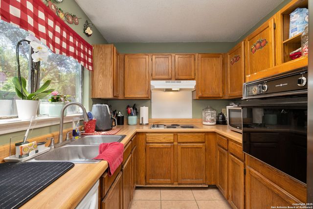 6283 Valley Bay, San Antonio, TX 78250
