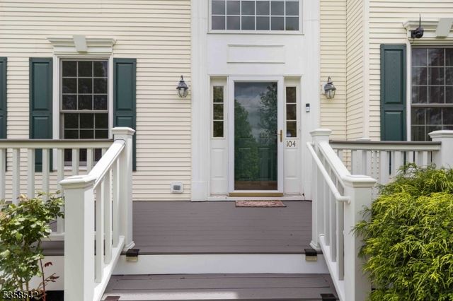 104 Hockenbury Dr, Glen Gardner Boro, NJ 08826