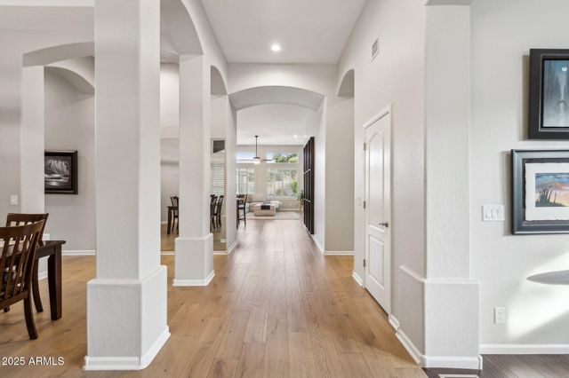 5550 E FRIESS Drive, Scottsdale, AZ 85254