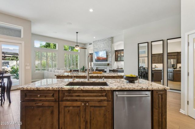 5550 E FRIESS Drive, Scottsdale, AZ 85254