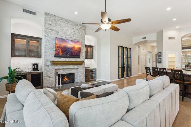 5550 E FRIESS Drive, Scottsdale, AZ 85254